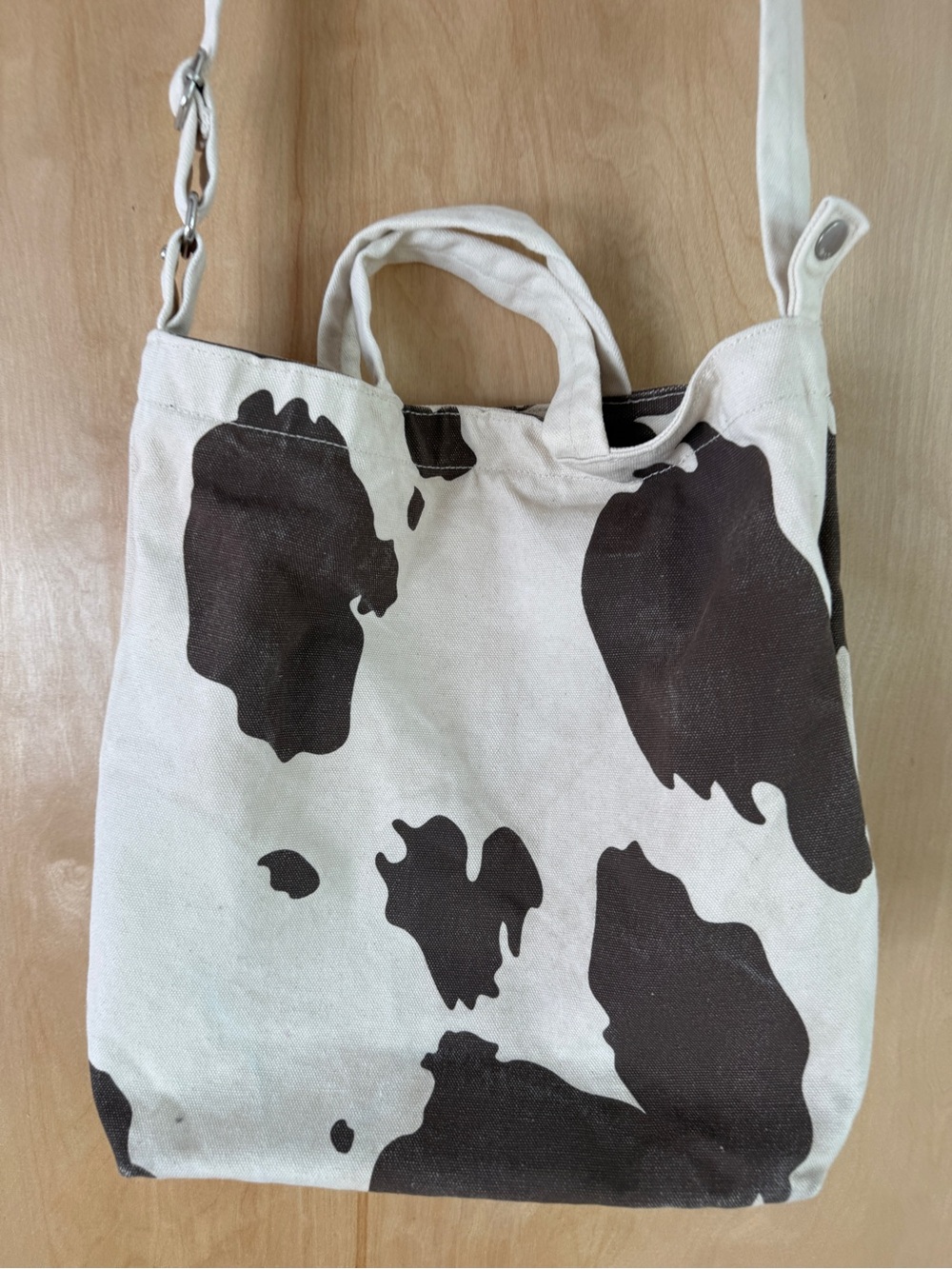 Set of 2 BAGGU Canvas Totes – Cow Print & Grid Pattern – EUC/Pre-Loved - Picture 14 of 16